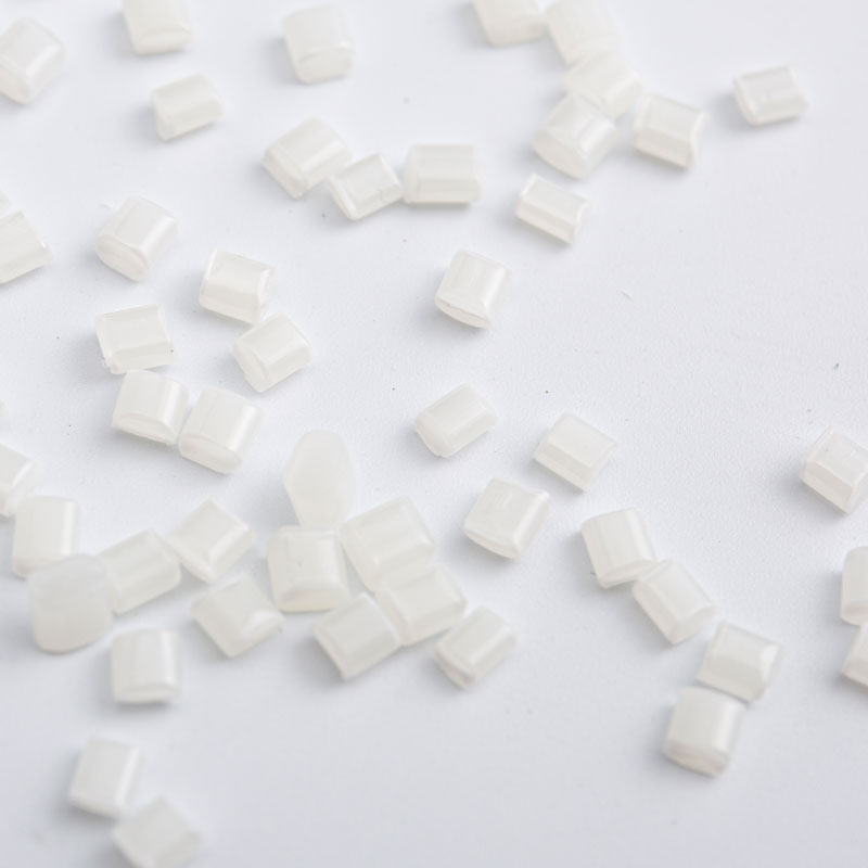 Halogenfri flammehemmende lav røyktetthet PA66 plastpellets